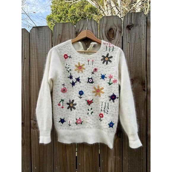 80s/90s Korean Floral Embroidered Lambswool Angora Sweater - Picture 2 of 6